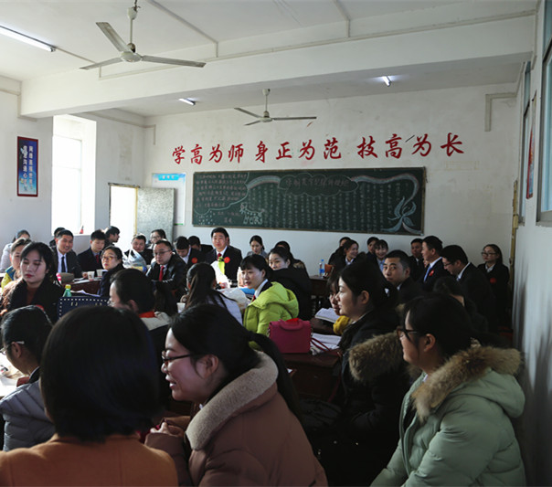 图四:考生候考.jpg 图四:考生候考.jpg